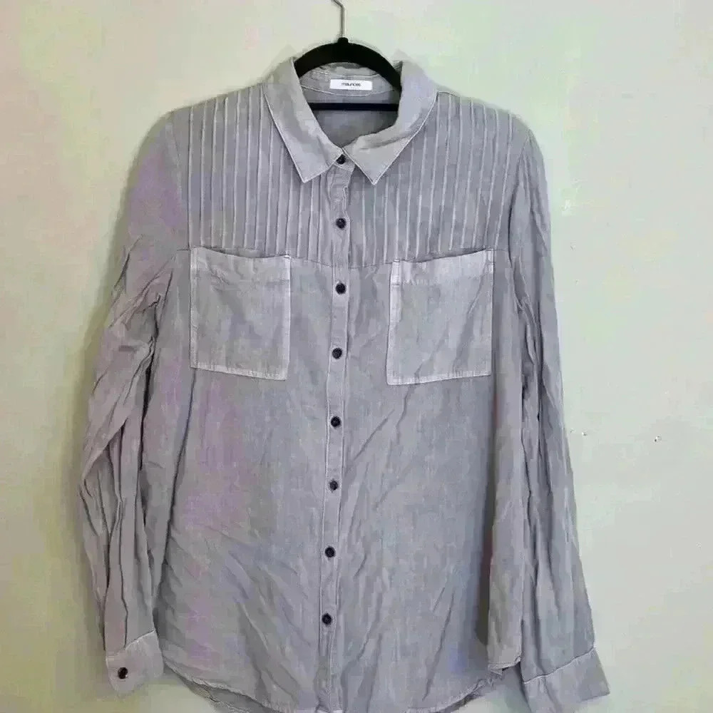 Maurices Shirt Women's Size L Light Purple Button Up Long Sleeve Pockets
